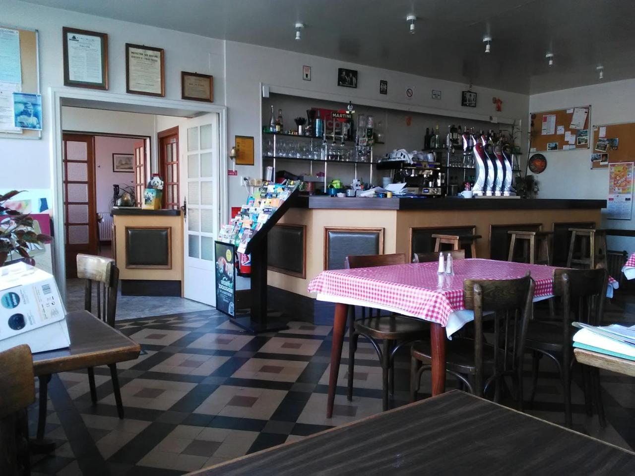 Le Relais De La Marche Hotel Aigurande Bagian luar foto