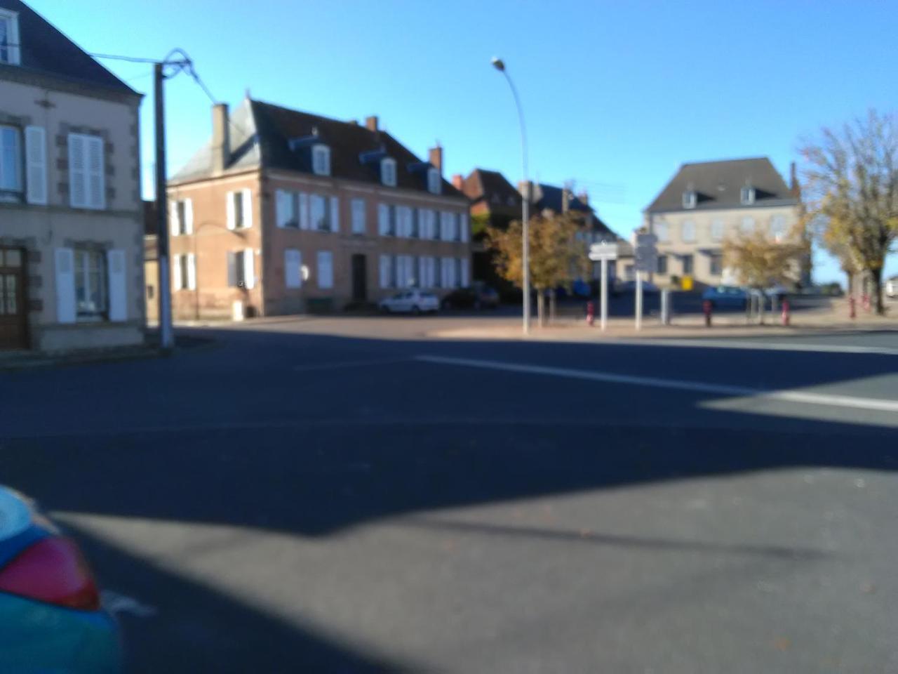 Le Relais De La Marche Hotel Aigurande Bagian luar foto
